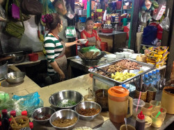 Tržnice v Sihanoukville a nejlepší polévka v Asii
